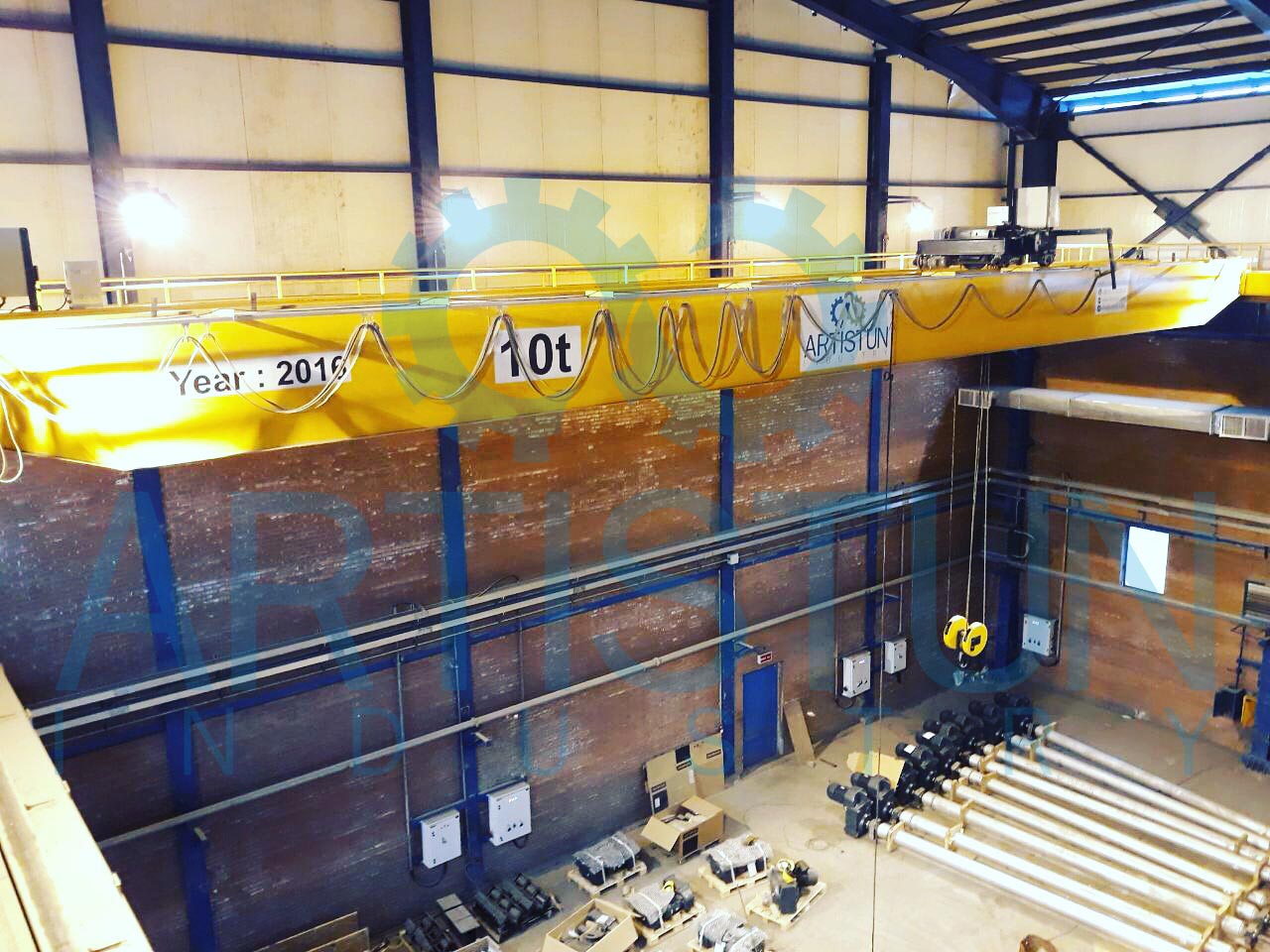 Electric wire rope hoist mounted on AOCD double girder overhead crane