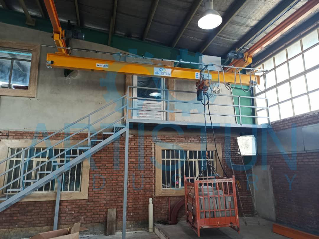 AOSC suspension overhead crane — general view of the bay